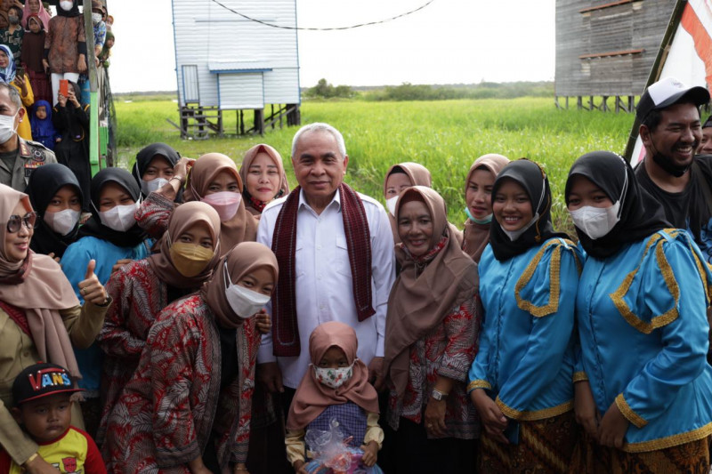 PERJUANGAN GUBERNUR ISRAN UNTUK DANA DESA