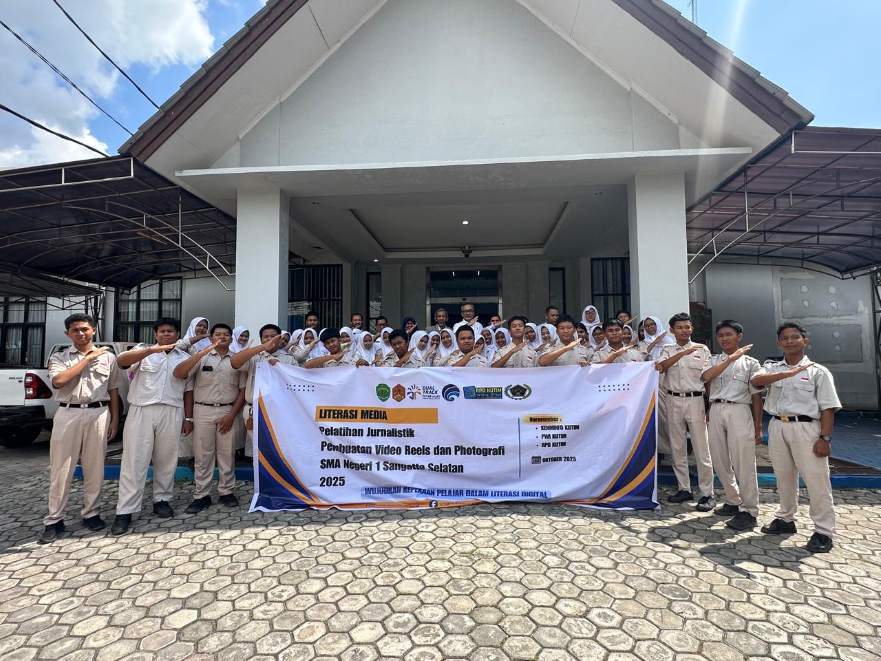 Belajar Jadi Kreator Positif, Puluhan Siswa SMAN 1 Sangsel Ikuti Pelatihan Jurnalistik dan Reels di Diskominfo Kutim