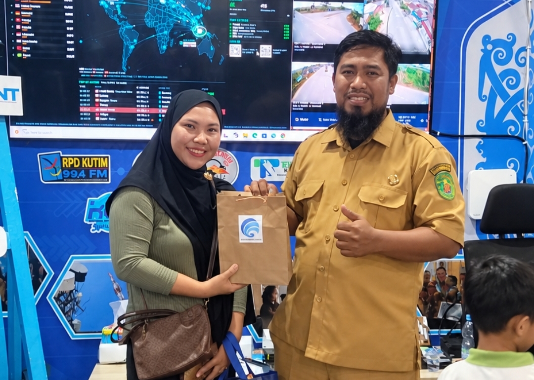 penerima hadiah dari kuis yang dihadirkan oleh Diskominfo Staper