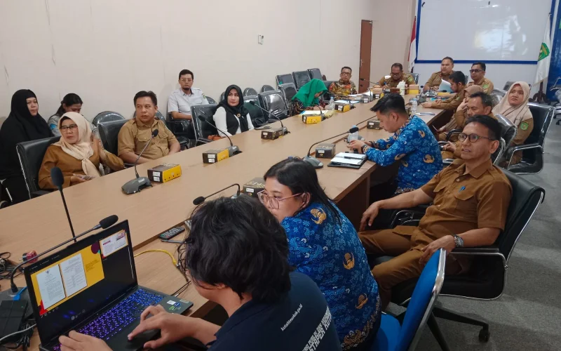 KI Kaltim Lakukan Monev Kepatuhan Badan Publik ke Kutim, Kepala Diskominfo Kutim Ery Mulyadi: PPID Garda Terdepan Sampaikan layanan Informasi kepada Masyarakat