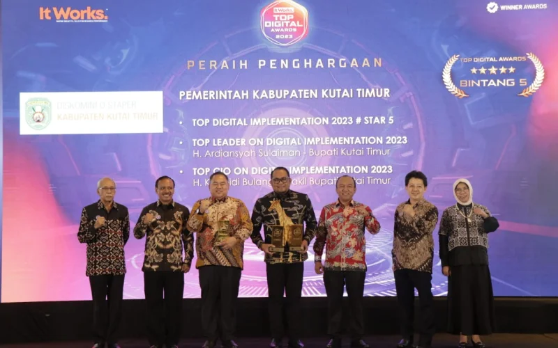Tahun Ini Diskominfo Kutim Raih Top Digital Implementation 2023 dengan Penghargaan Bintang 5