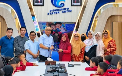 Ronny Bonar Apresiasi Kunjungan TK dan KB Al-Falah, Ajak Anak Bijak Gunakan Gadget