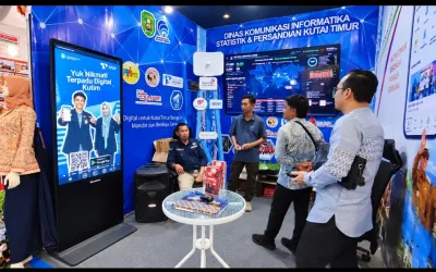 Stan Diskominfo Staper Kutim Sajikan Informasi Pembangunan di Pameran HUT ke-27